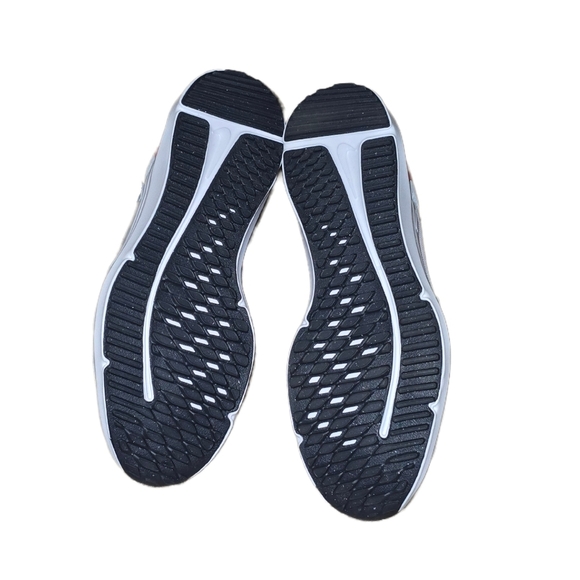 Nike Downshifter 12 Road Running Unisex  Sneakers 6.5Y/8W - NWOB - Picture 7 of 9